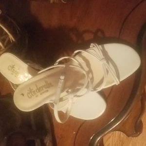 Cinderella of Boston cream strappy shoes size 4